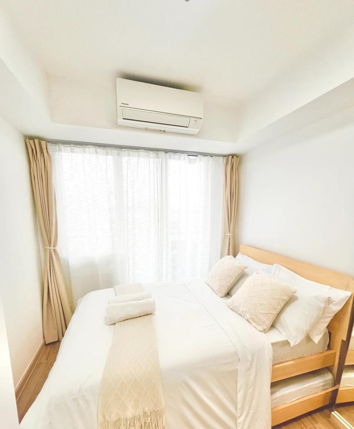 Quelson's Pad In Azure Beach Residences With Wave Pool Access Manila