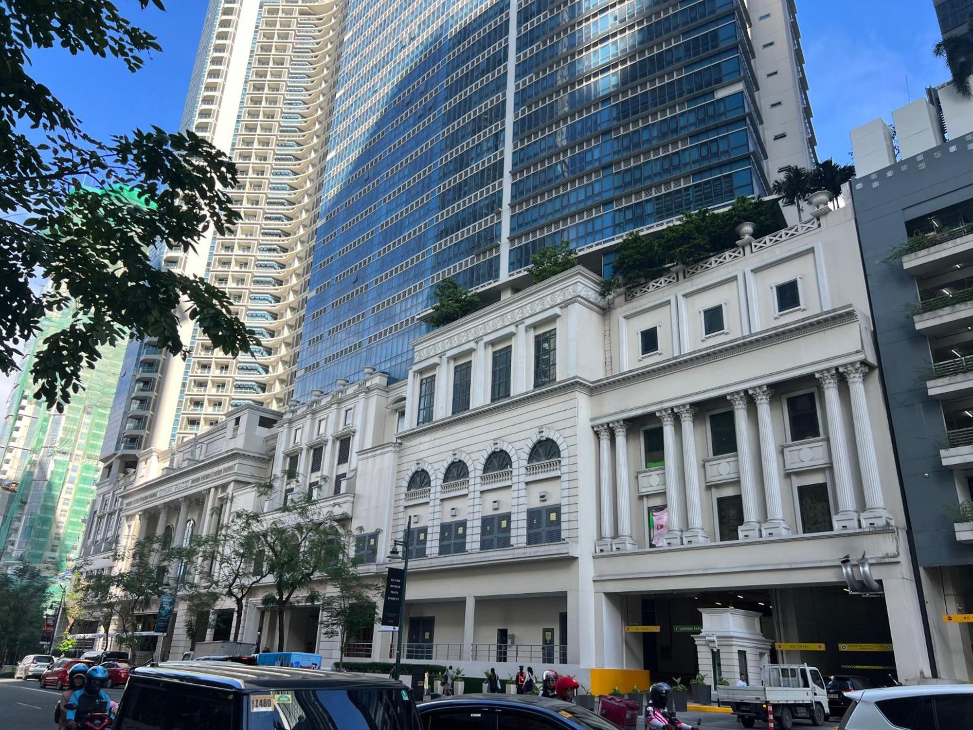 Apartment Cozy 1 Bedroom In Uptown Bgc