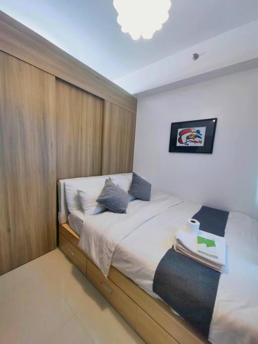 Apartment 1br Unit Condotel W Balcony Fame Residences #fm36