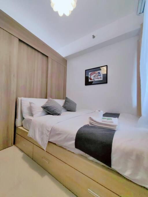 1br Unit Condotel W Balcony Fame Residences #fm36 Apartment Manila
