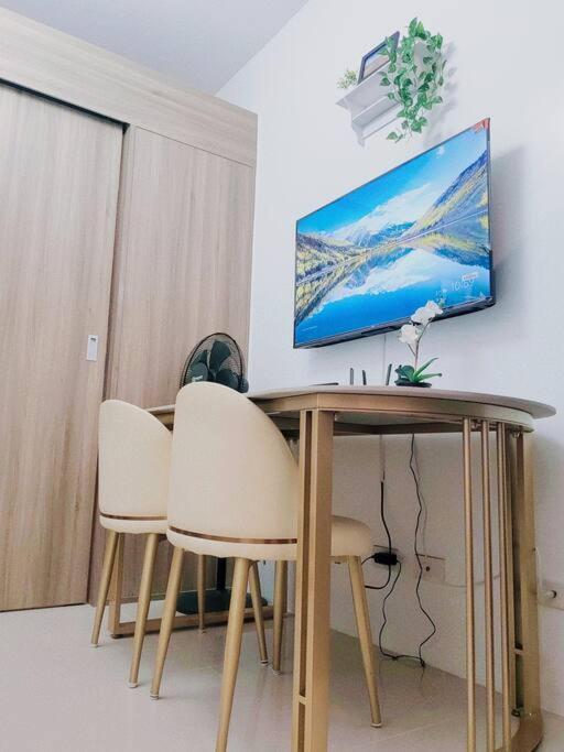 1br Unit Condotel W Balcony Fame Residences #fm36 Apartment *