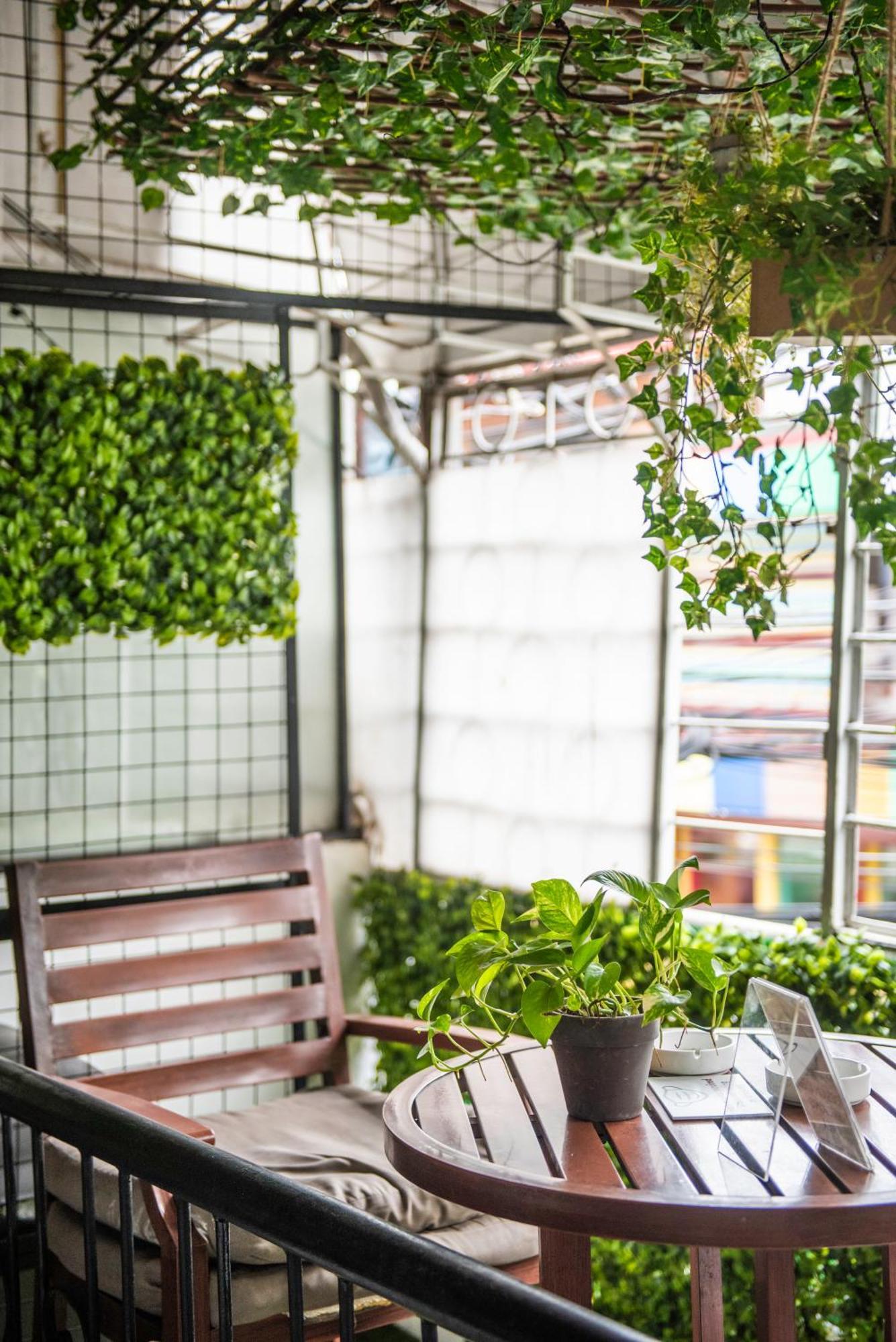 Homey And Cozey Poblacion Makati S08 Homestay *