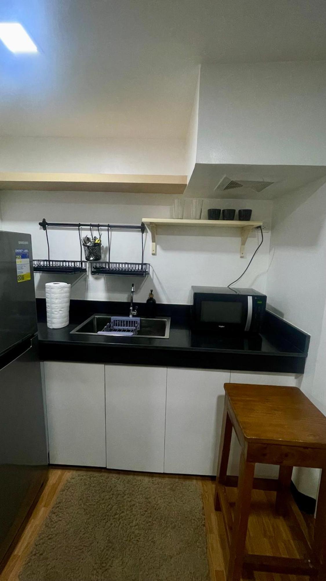 Group For 6 With 3 Bunk Beds, Kitchen, Wi-fi & Netflix, Near Mrt Boni *