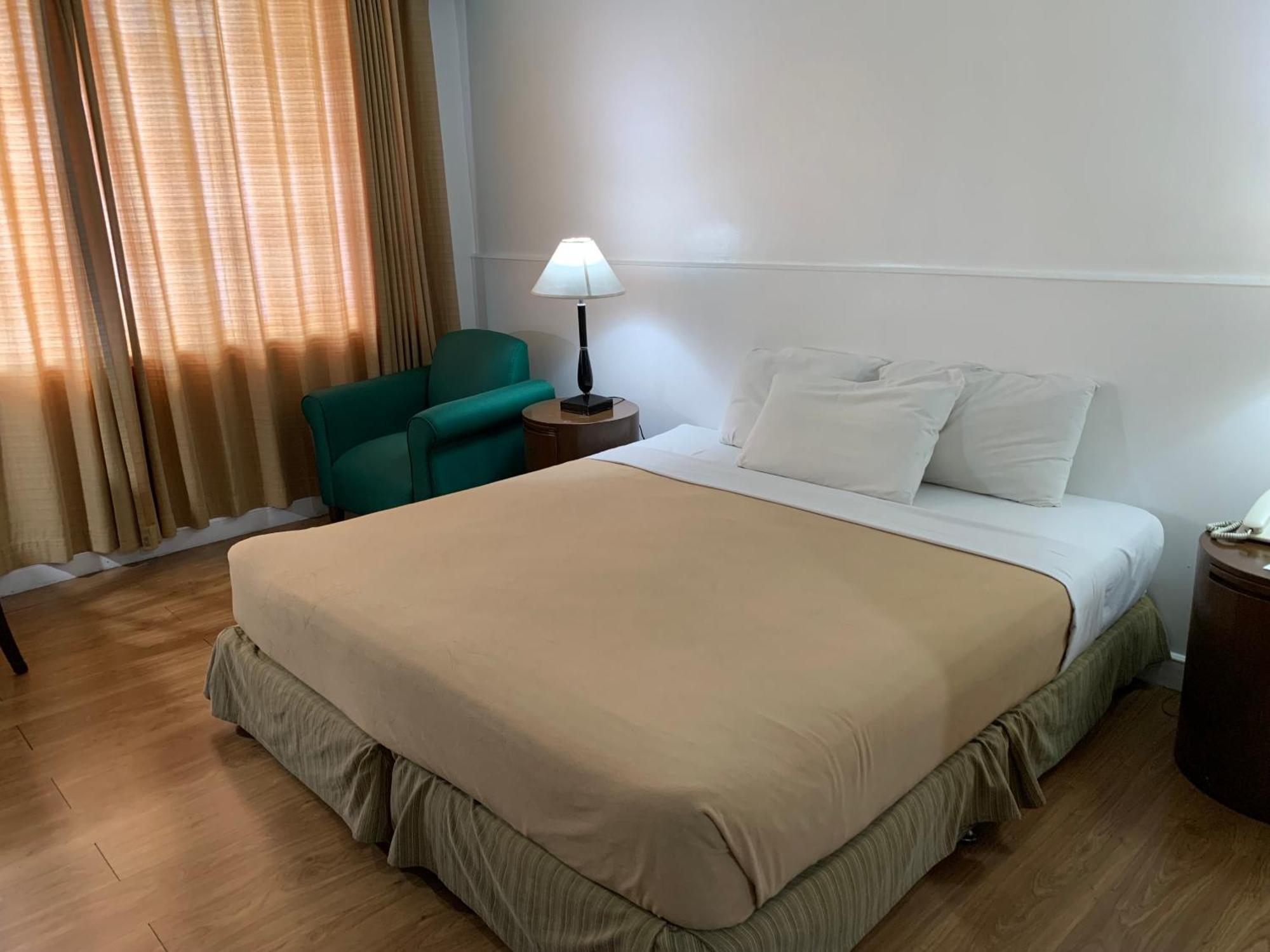 Pearl Hotel 3*