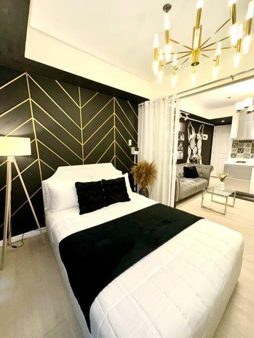Azure 1br With Projector Manila