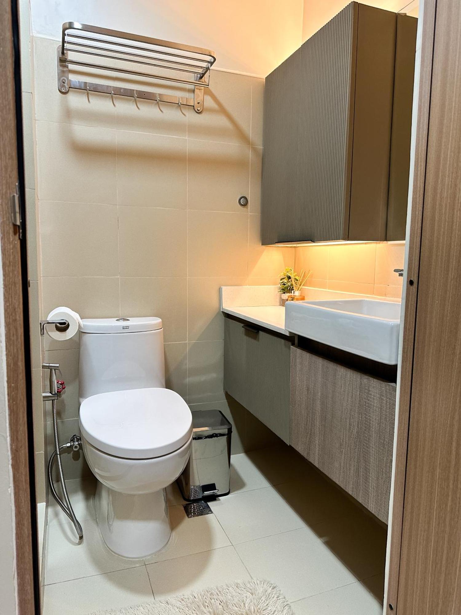 Cozy And Aesthetic At Shore 3 In Moa, Pasay * Manila