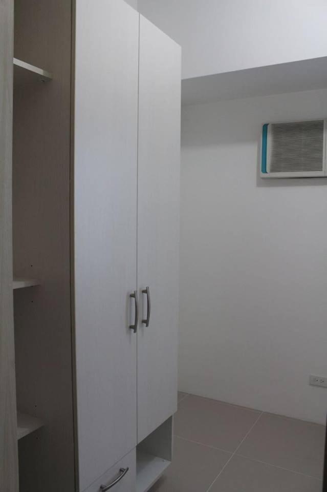 Apartment 20th Flr Smdc Lights Mandaluyong Philippines Manila