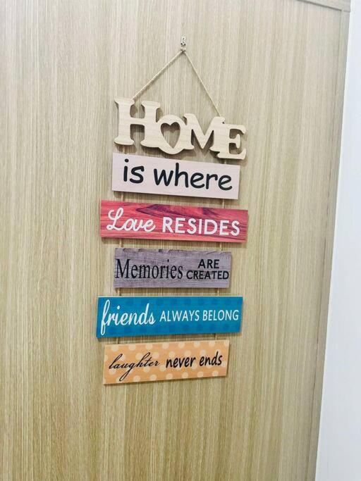 Apartment Lavish Loft At Shore 1 Manila