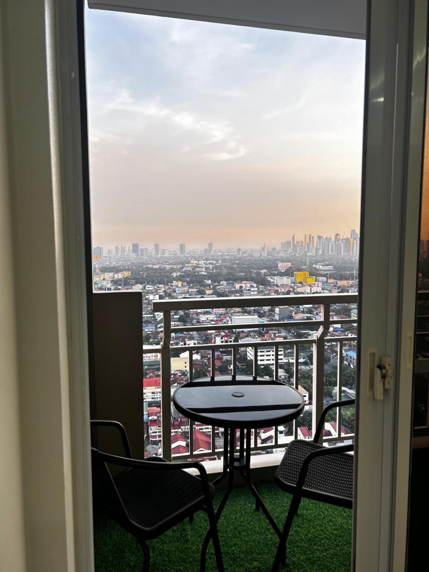 Apartment Skye Staycation Manila