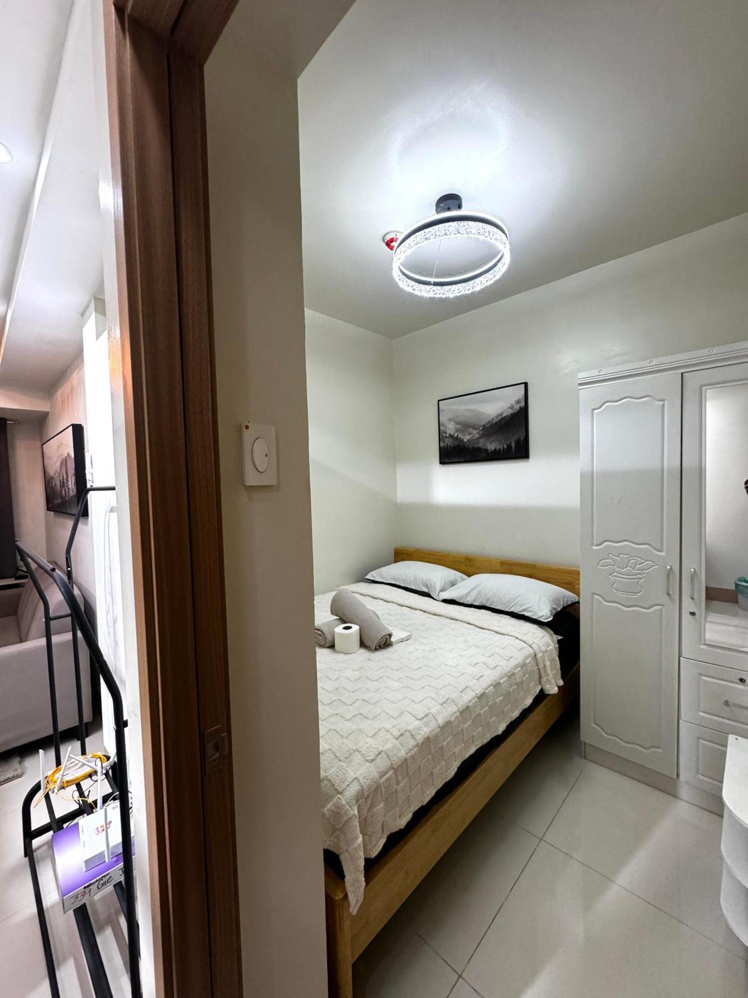 Bachelor Pad Shore 3 Residences Apartment *