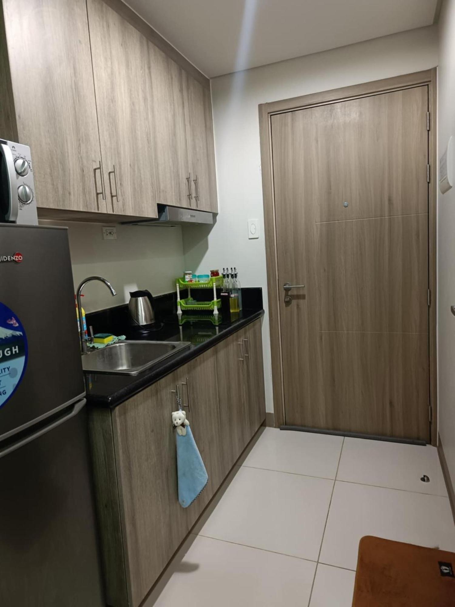 Coast Residences-ronnzel Staycation Manila