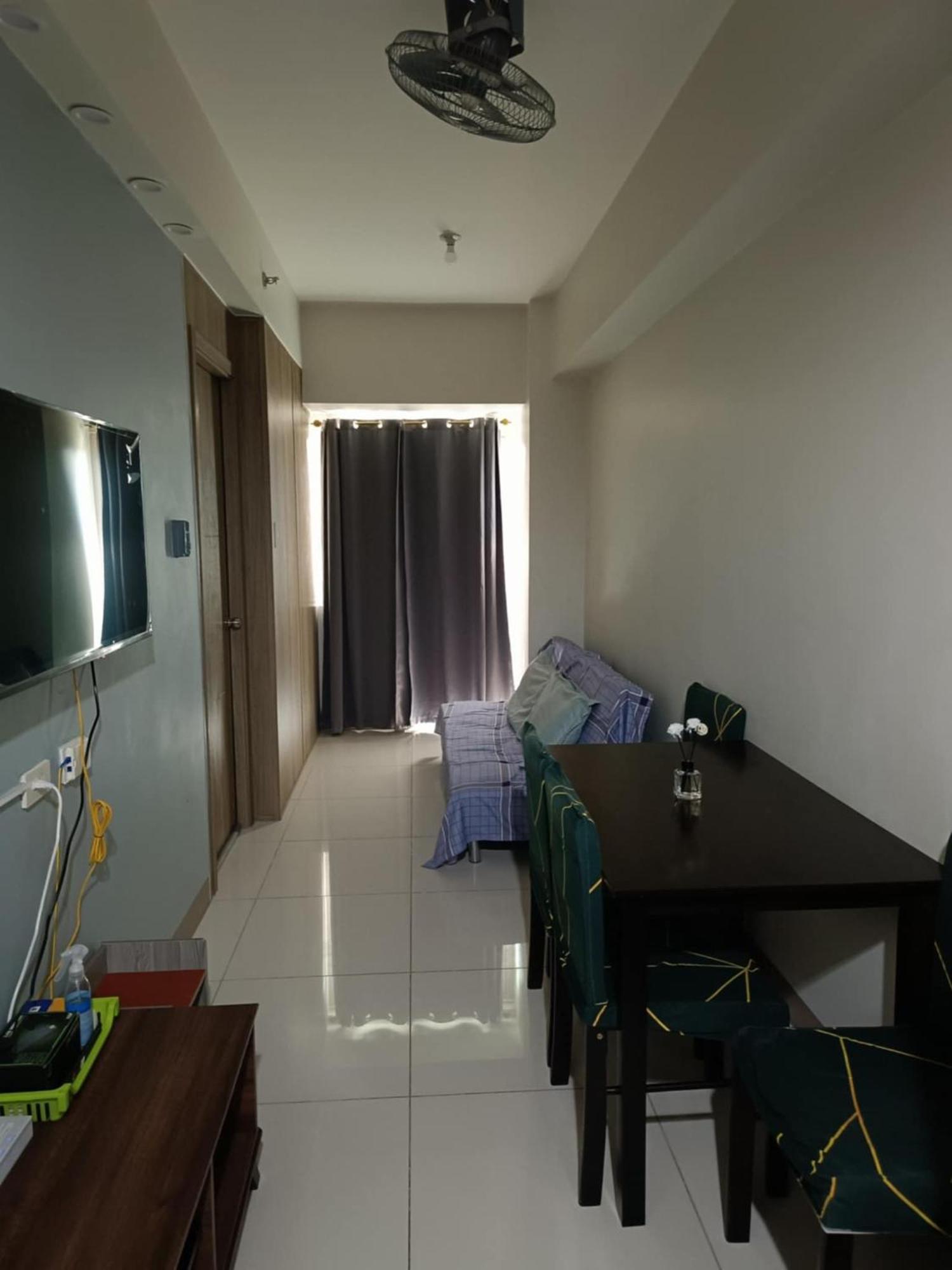 Coast Residences-ronnzel Staycation * Manila