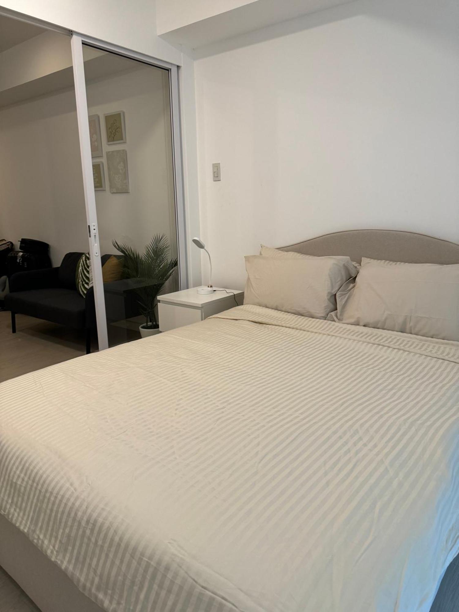 Dwell At Azure Urban Residences Bahamas Tower Apartment Manila