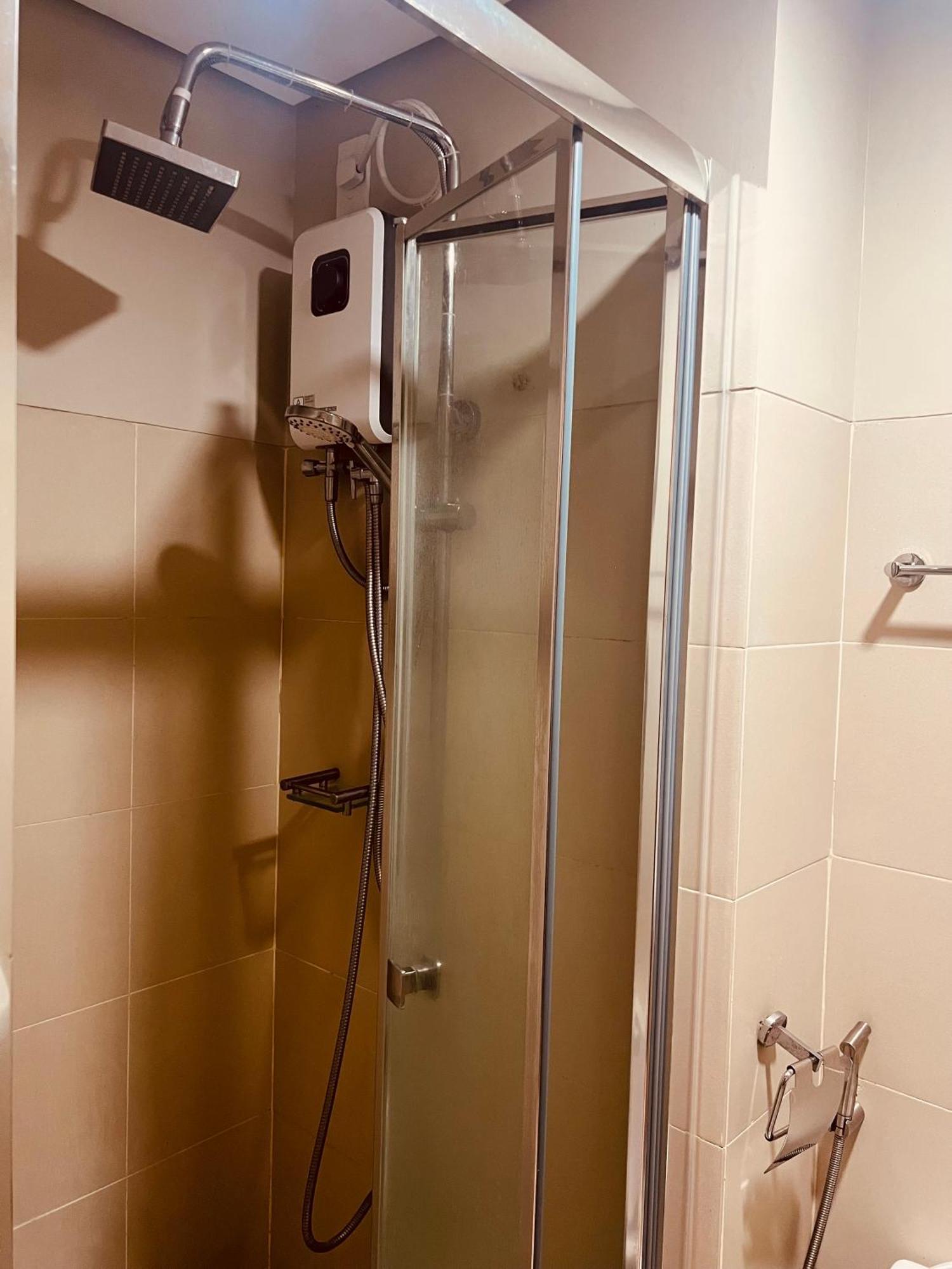 Fame Residences Mandaluyong 1 Bedroom With Two Big Tv With Balcony Apartment Manila