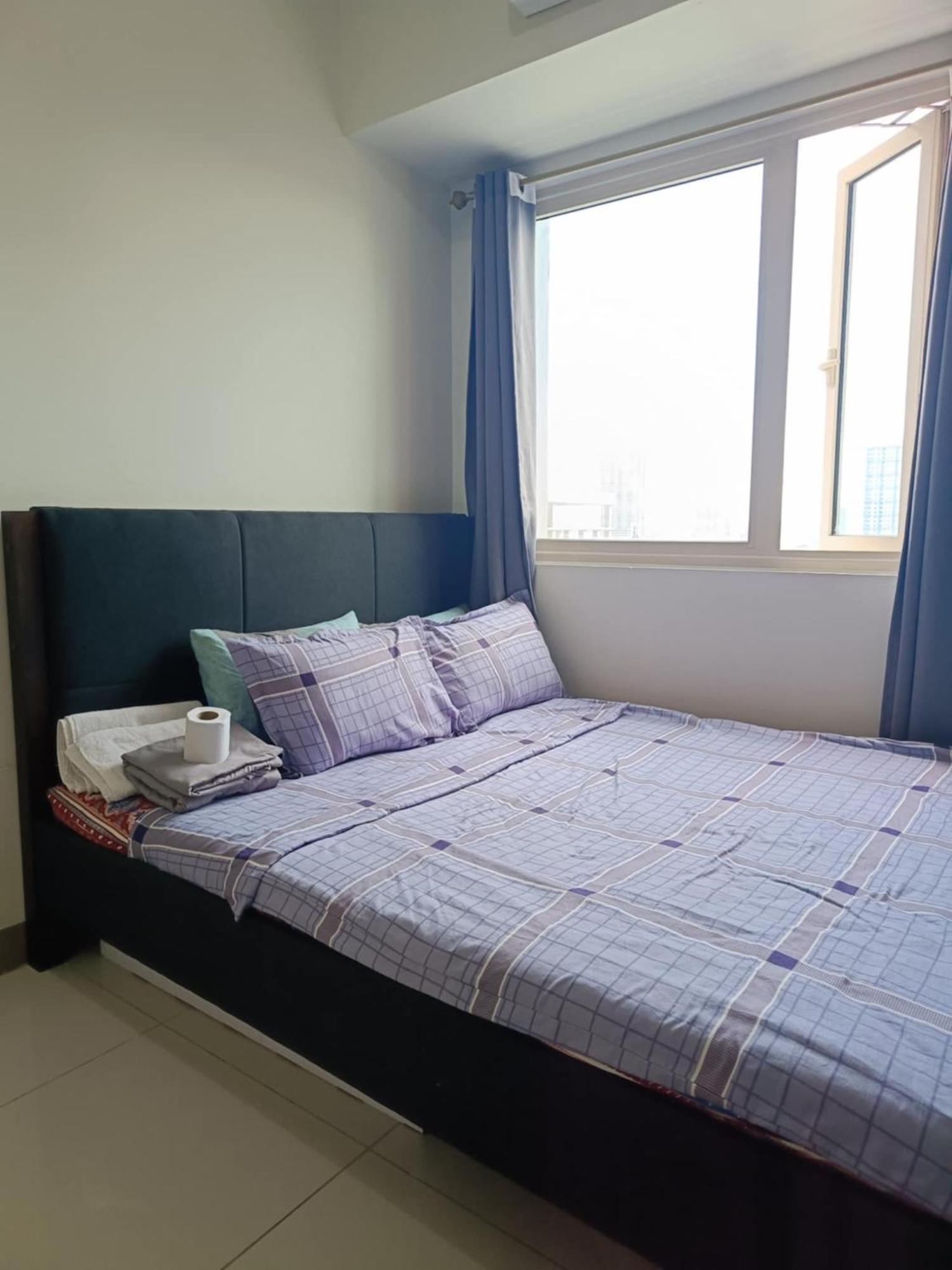 Coast Residences-ronnzel Staycation Apartment Manila