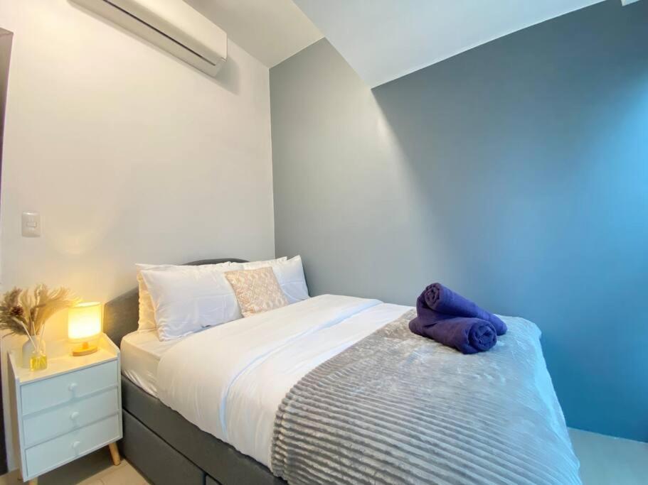 3br Spacious In Uptown Bgc Near Uptown Mall