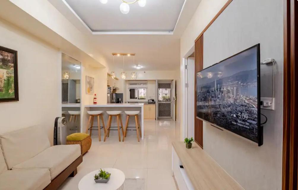 2 Bedroom With Parking Balcony Fully Furnished Free Wifi Pool Manila
