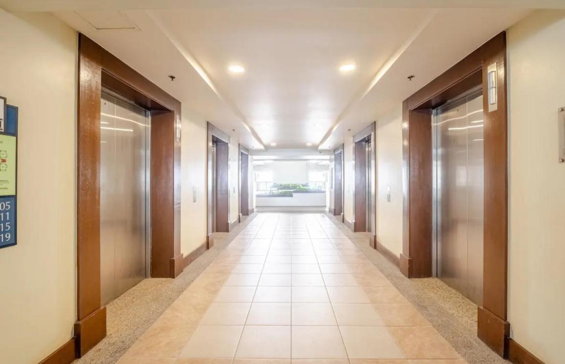 2 Bedroom With Parking Balcony Fully Furnished Free Wifi Pool Manila