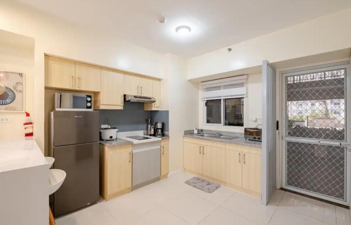 2 Bedroom With Parking Balcony Fully Furnished Free Wifi Pool