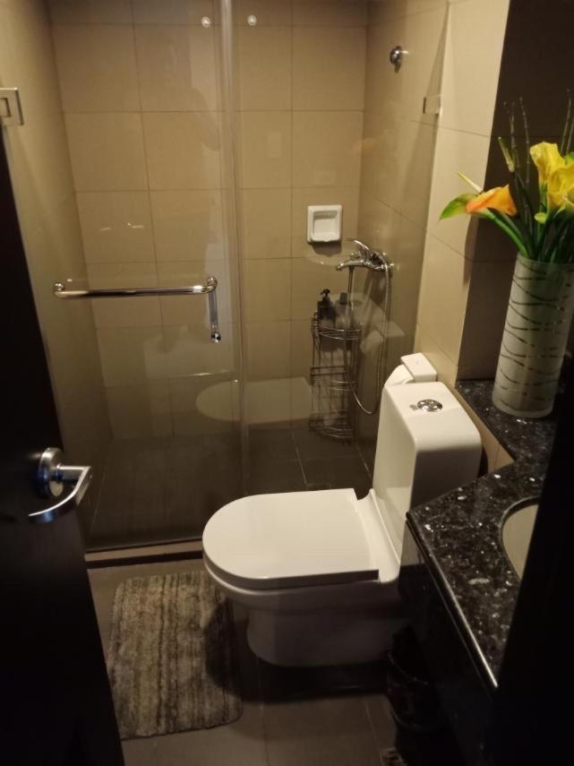 Single Bedroom With Private Toilet And Bath Homestay *