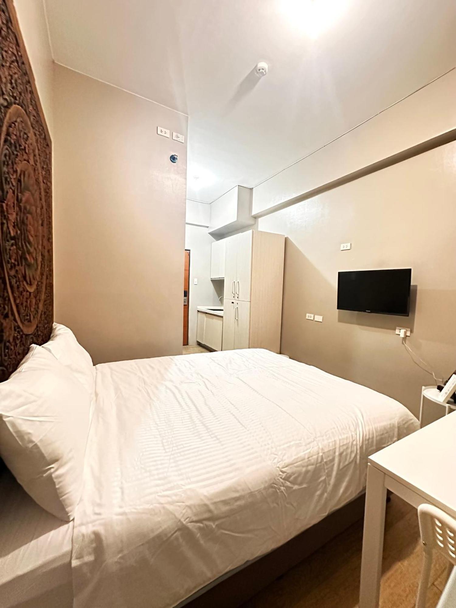 S&rs Place Space Taft Aparthotel Manila