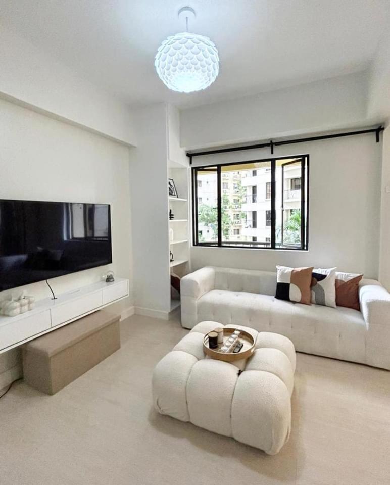 Relax In Style: Modern Airbnb And Netflix * Manila