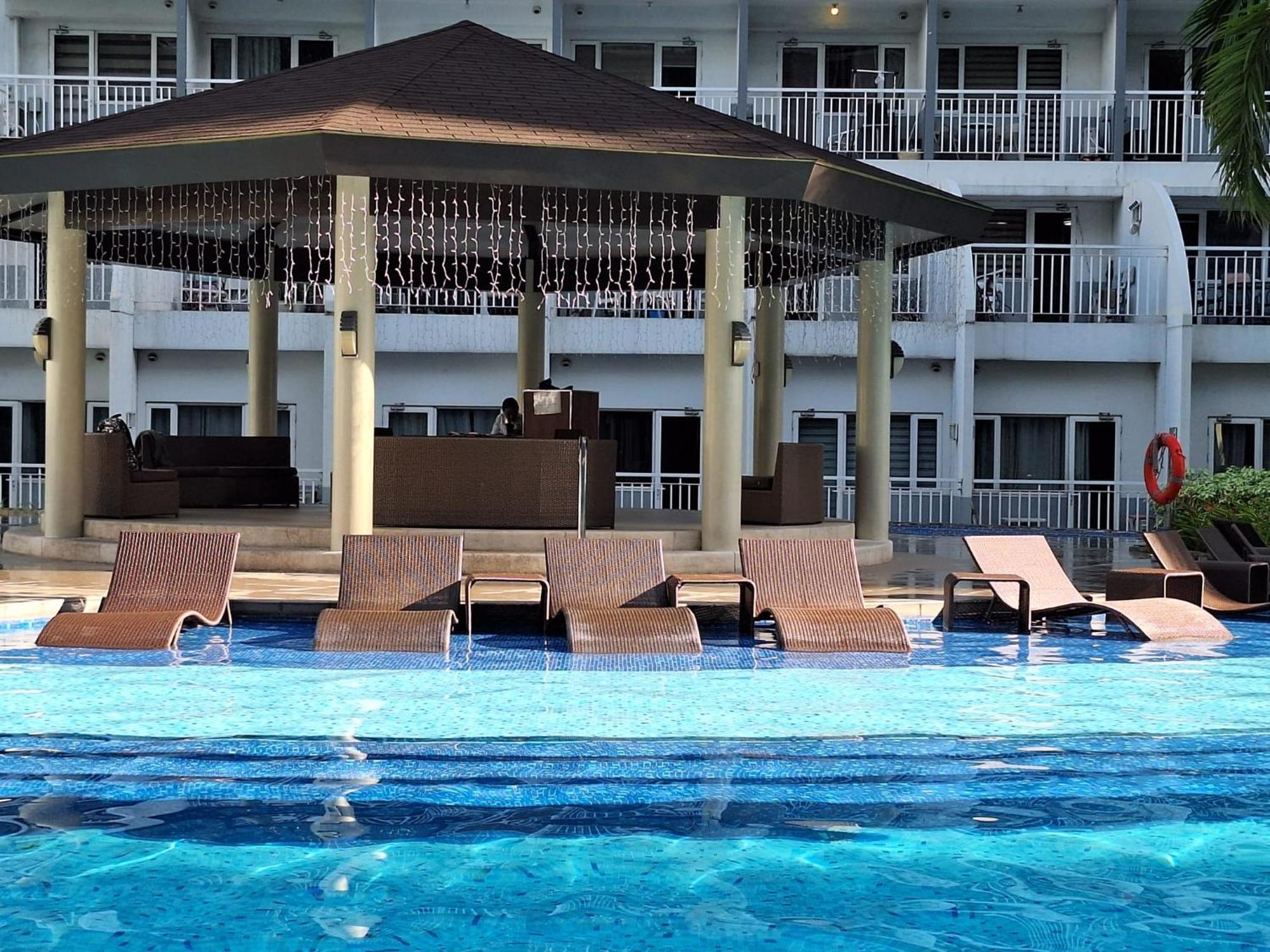 Staycation At Shell Residences In Moa Complex * Manila