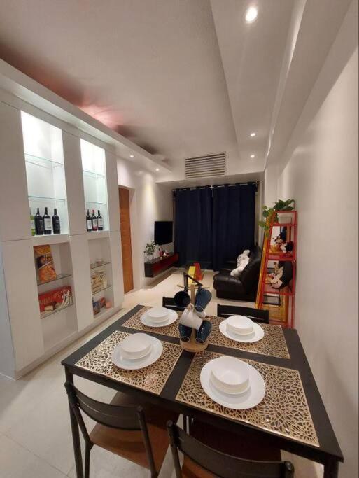 1br Mickey Mouse Theme Bgc Forbeswood Parklane Apartment *