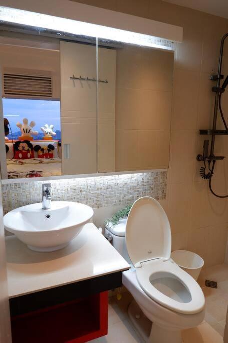 Apartment 1br Mickey Mouse Theme Bgc Forbeswood Parklane Manila