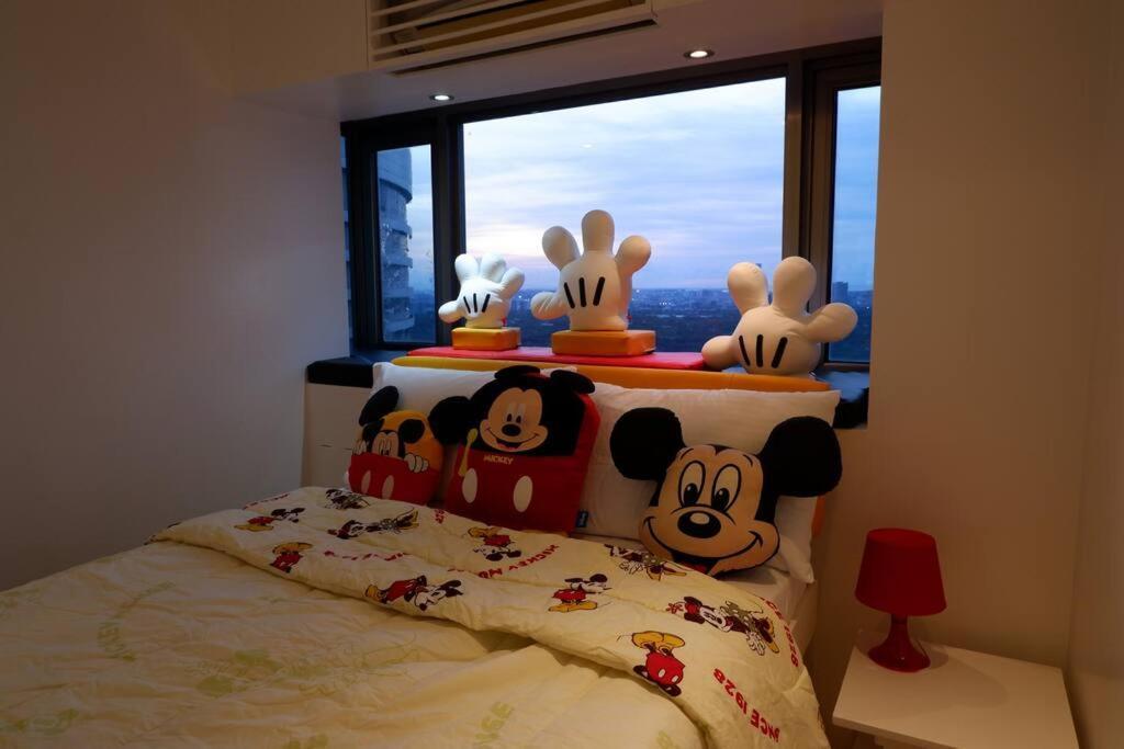 1br Mickey Mouse Theme Bgc Forbeswood Parklane Apartment