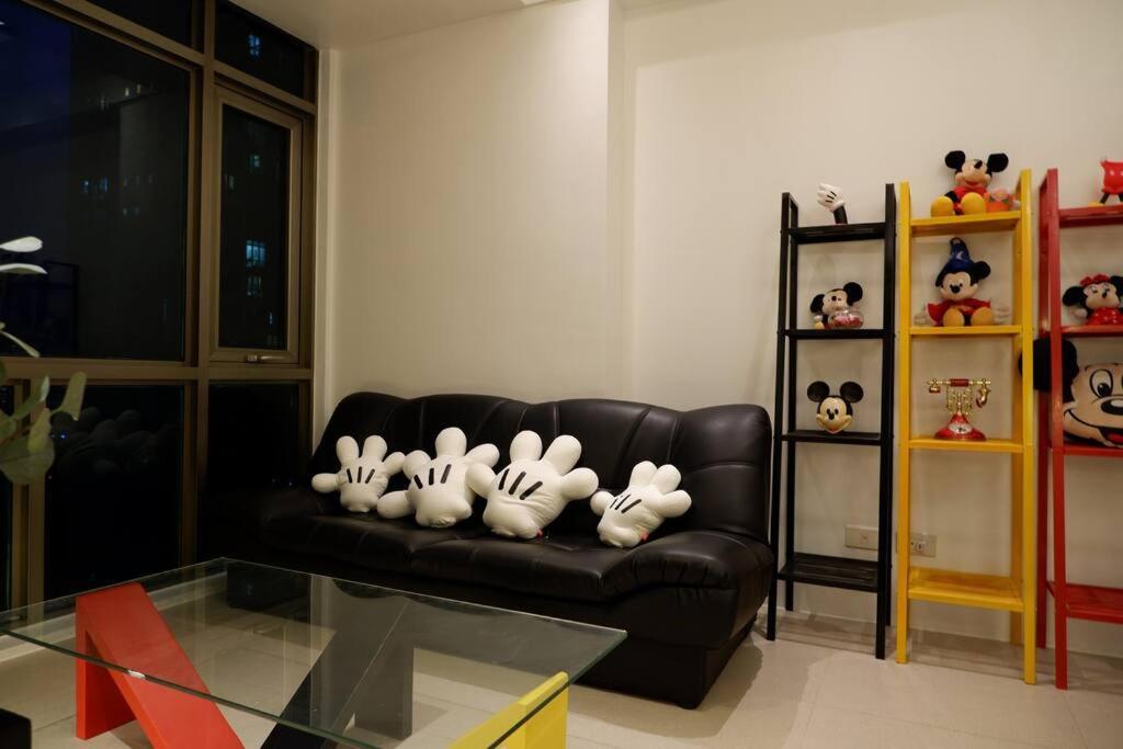 1br Mickey Mouse Theme Bgc Forbeswood Parklane Apartment *