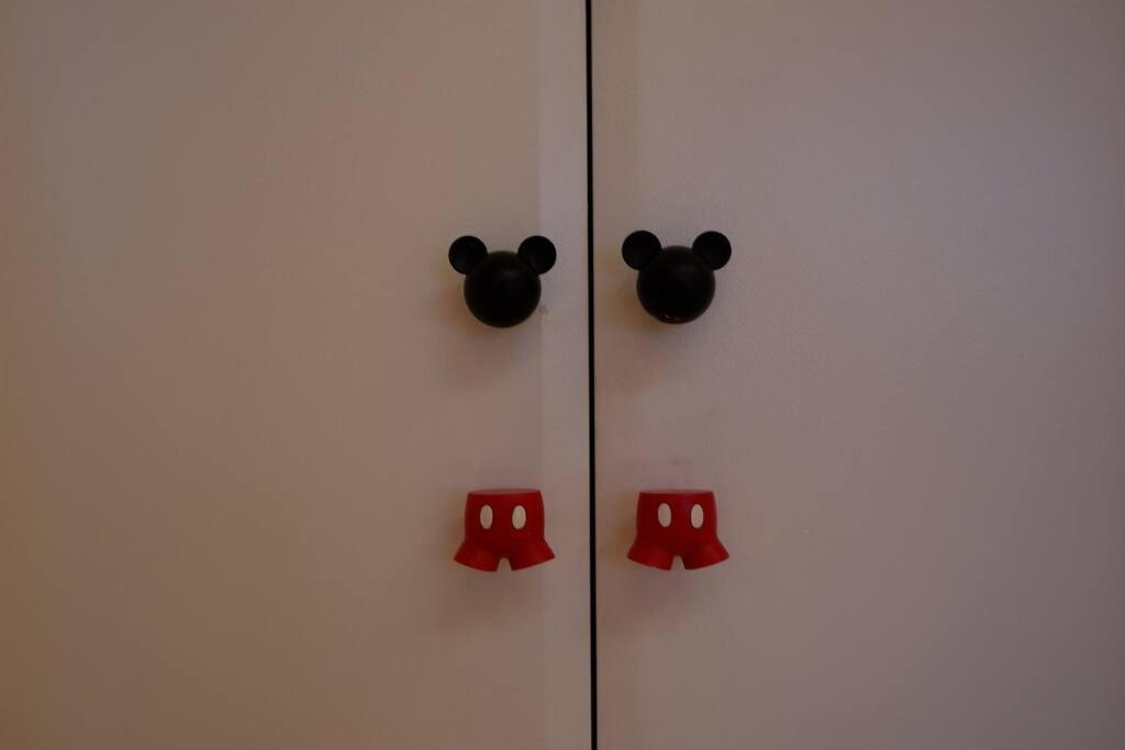 1br Mickey Mouse Theme Bgc Forbeswood Parklane Apartment *