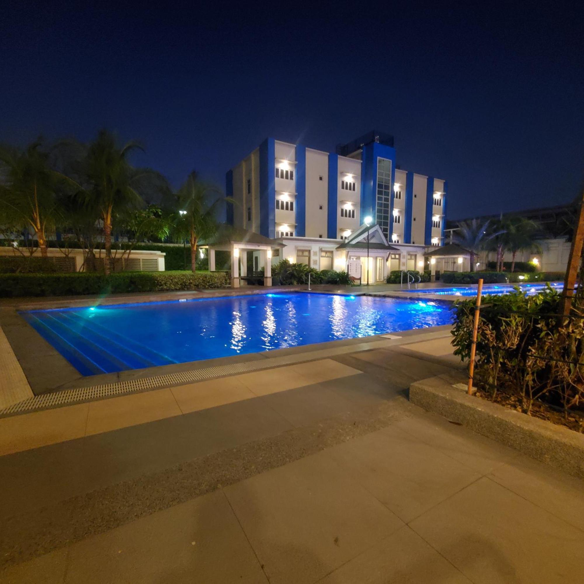 The Layover Queen Br Near Naia T3 Apartment