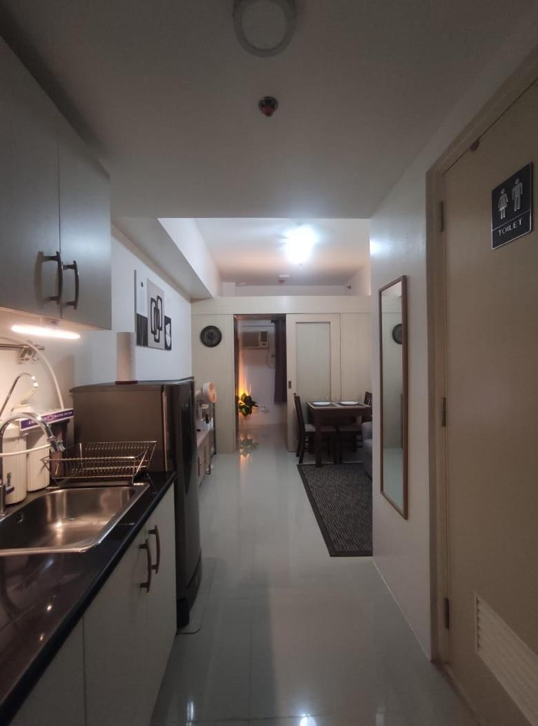 Cozynest In Makati Apartment