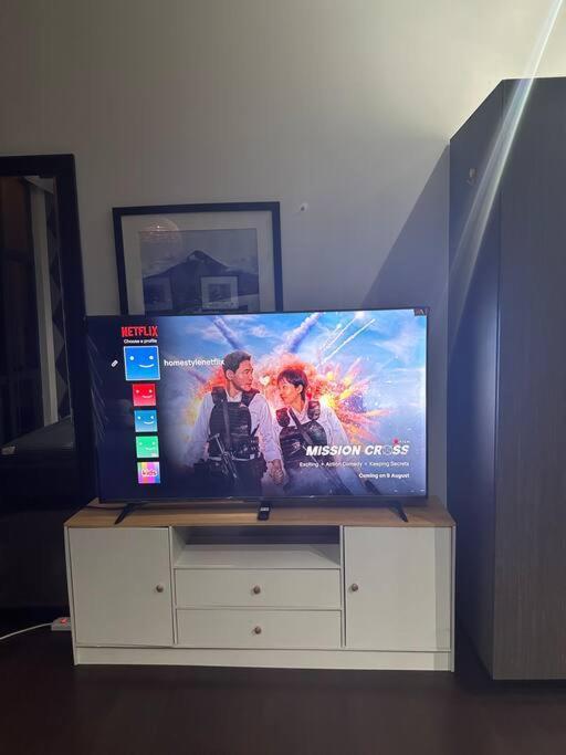 Penthouse Highspeed Wi Fi Smart Tv Pool Gym Apartment Manila