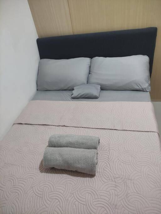 Cozynest In Makati Apartment *