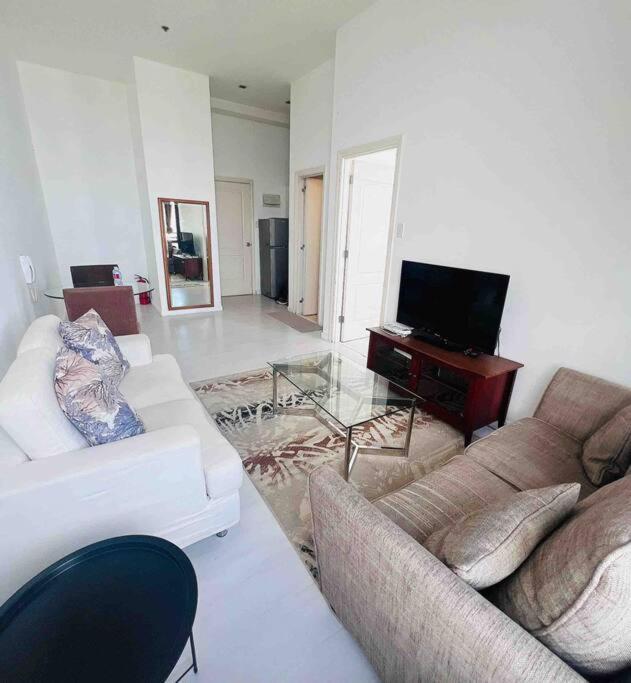 Apartment 64f Spacious 1 Bedroom View Pool Sauna Gym *