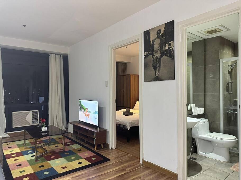 Spacious Corner 1 Bedroom With Balcony Gramercy Apartment Manila