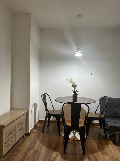 Spacious Corner 1 Bedroom With Balcony Gramercy Manila