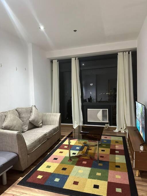 Spacious Corner 1 Bedroom With Balcony Gramercy