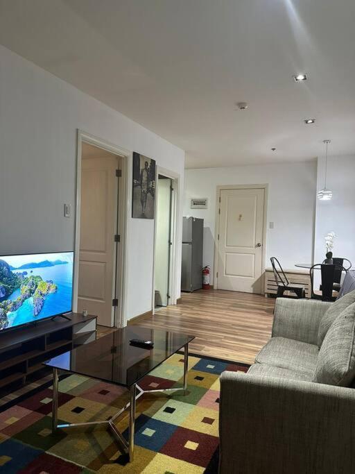 Spacious Corner 1 Bedroom With Balcony Gramercy Apartment Manila