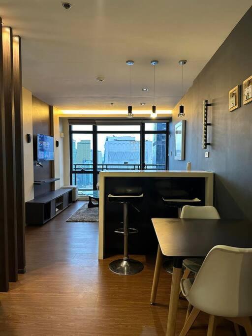 Spacious 1 Bedroom In Gramercy 2 Balconies * Manila