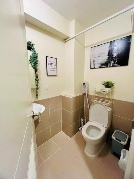 Stylish With Stunning Views * Manila