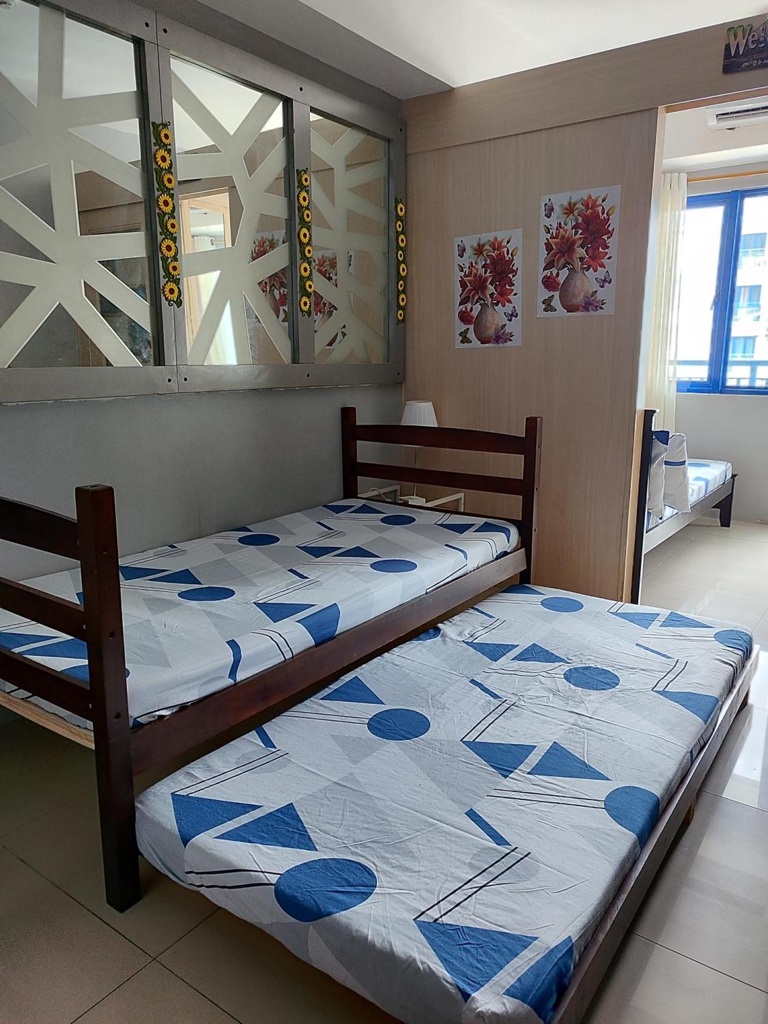 1138 Staycation Infront Of Moa, Near, Smx, Arena, Dfa, World Trade, Picc, Ayala Mall, Naia Apartment *