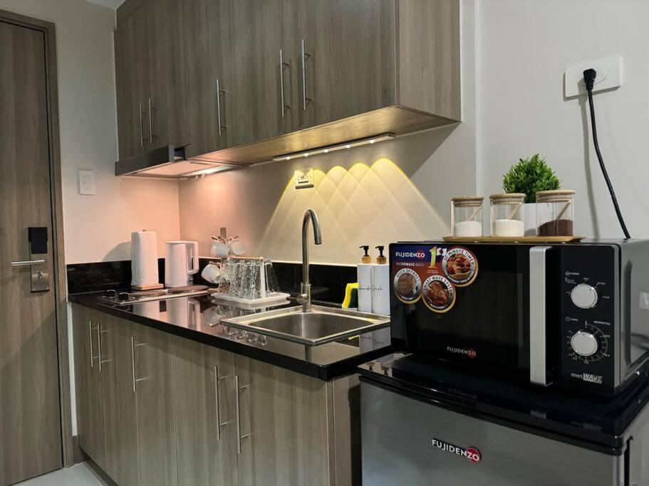 Cozy 1br Nr Ortigas Makati & Bgc With Secured Parking * Manila