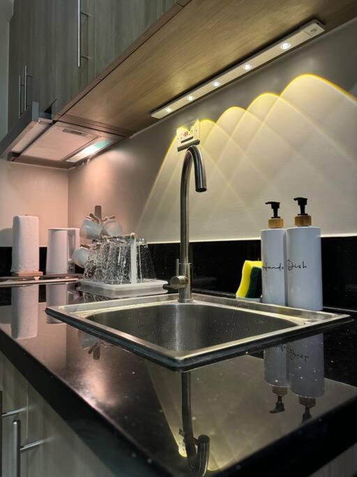 Apartment Cozy 1br Nr Ortigas Makati & Bgc With Secured Parking