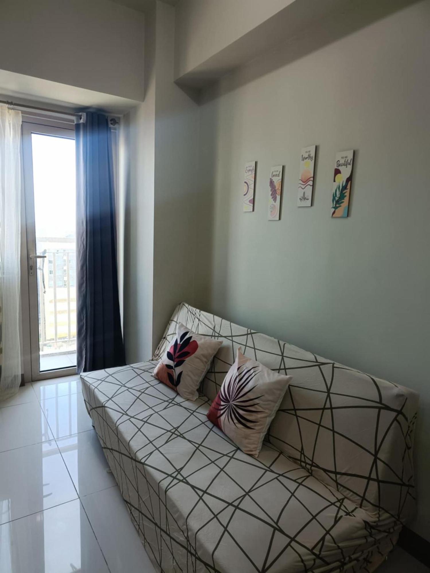 Coast Residences-ronnzel Staycation *