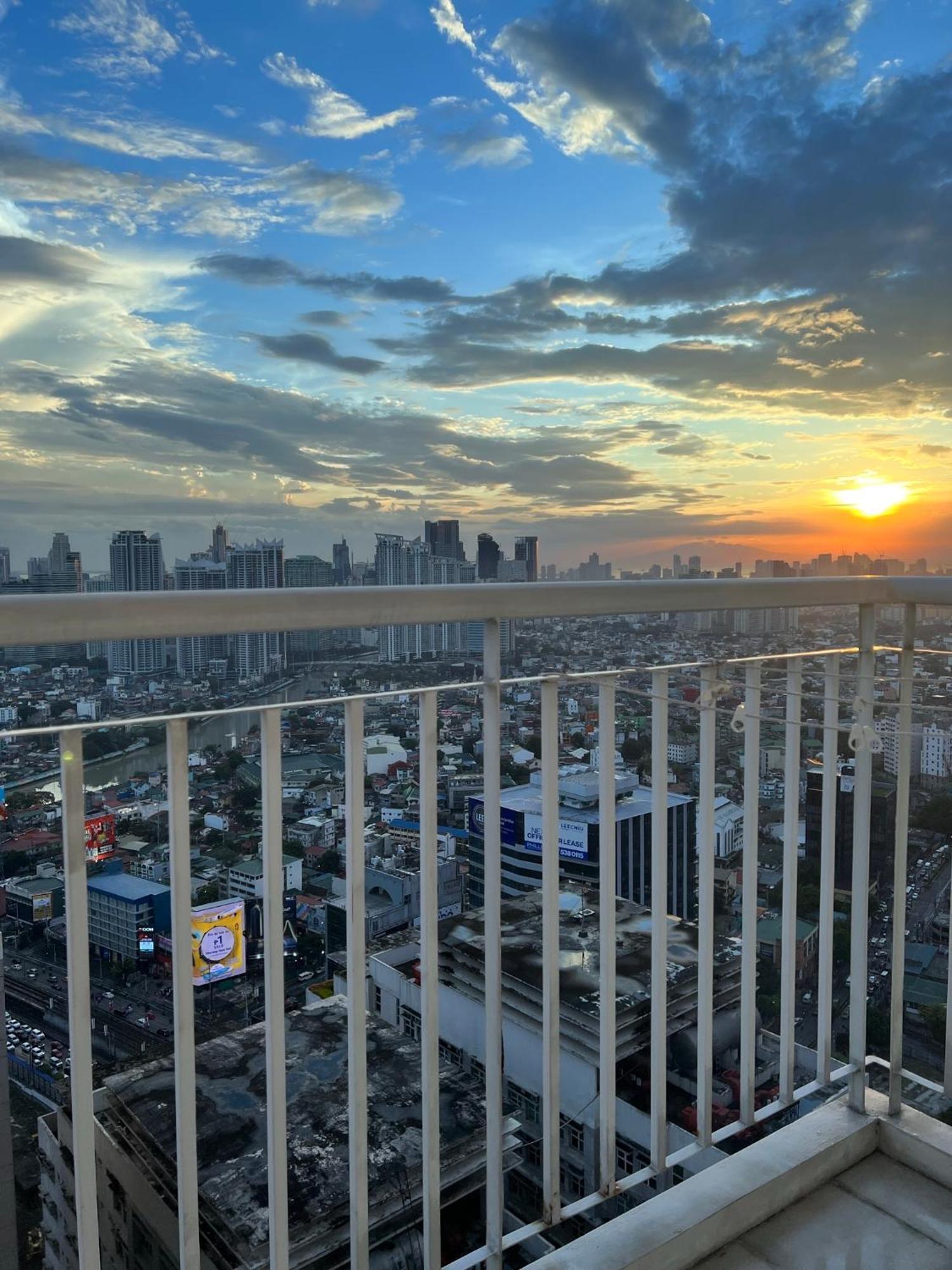 Units At Sm Light Residences Beside Boni Mrt Station Apartment *