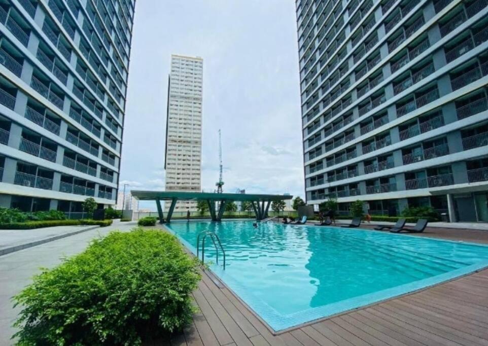 Apartment One Bedroom Unit Fame Residences Tower 4 Manila