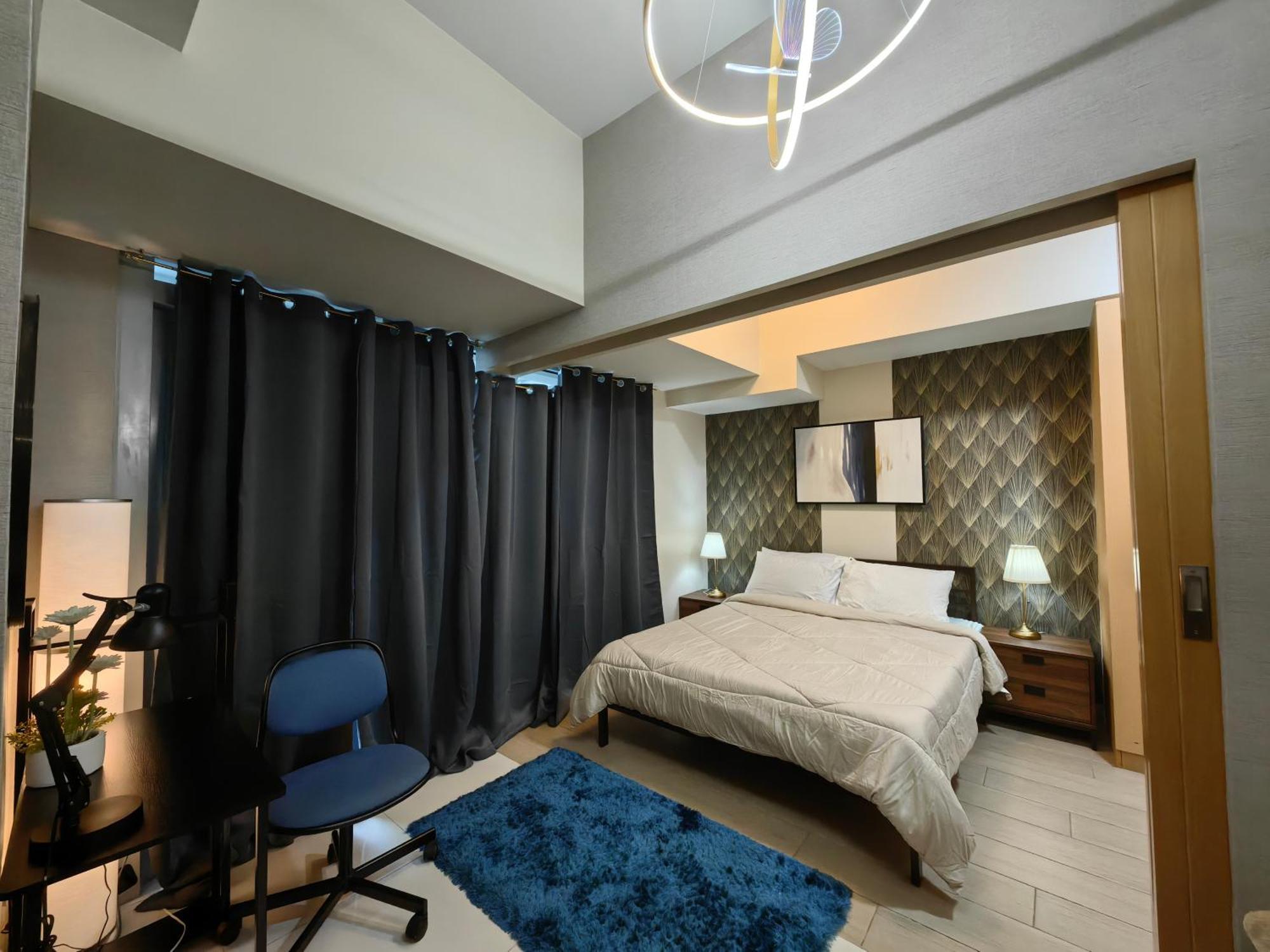 Apartment Cozy 1br With Balcony And Netflix In Uptown Bgc Manila